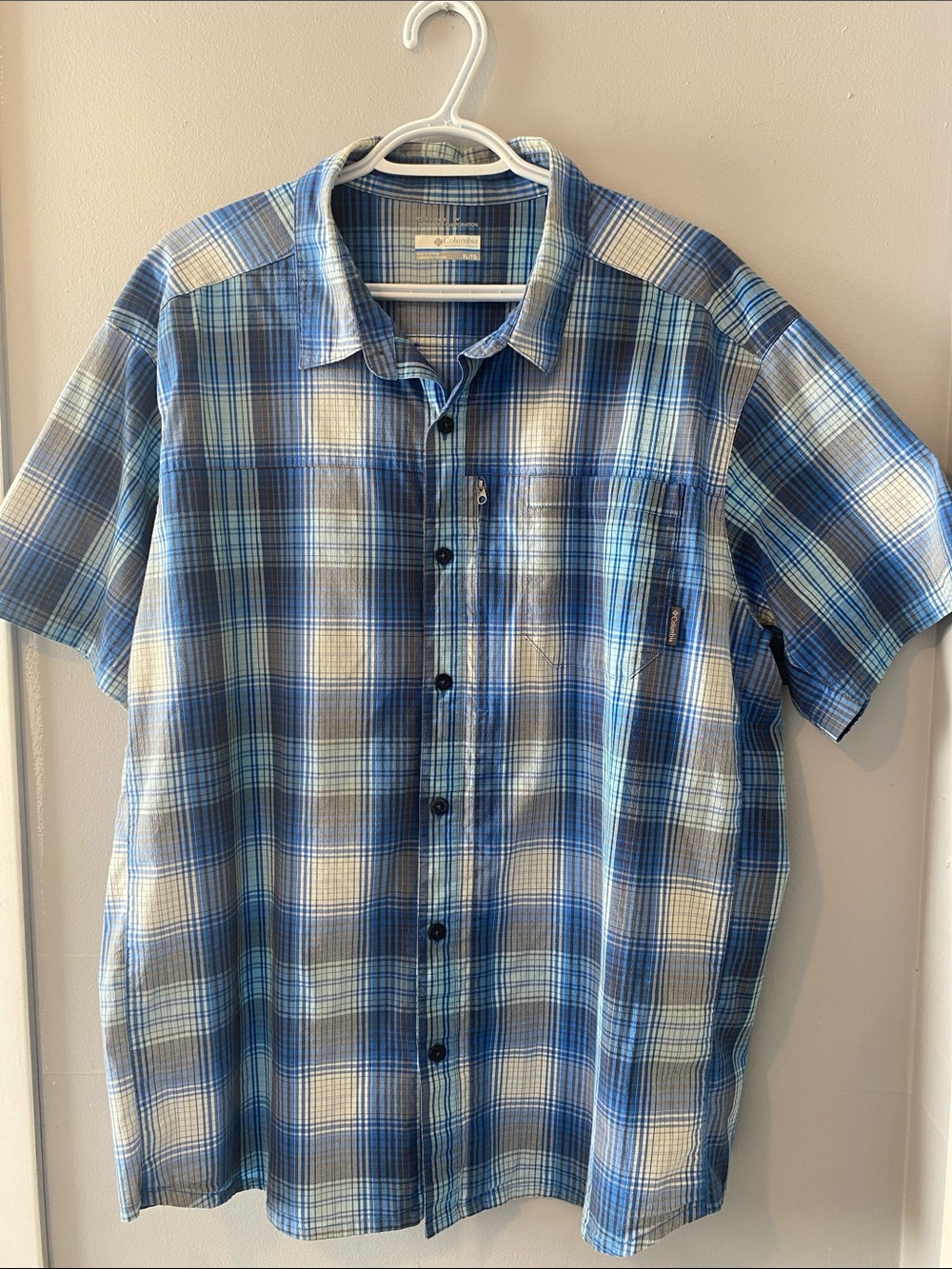 Columbia Blue Plaid Short Sleeve Button Up Shirt Mens Size XL Fall Outdoor Omni